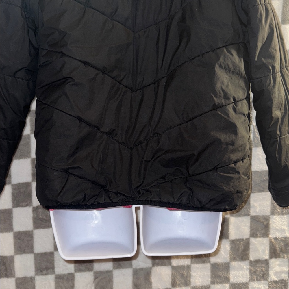 North Face Girls Zip Up Black & Pink Reversible Puffer Jacket Size 18/ XL. - Picture 12 of 12
